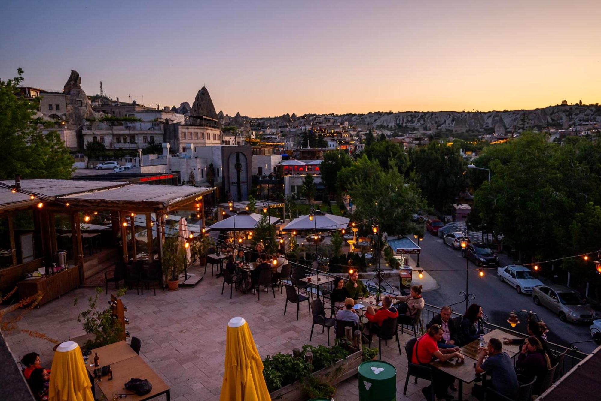 Nomads Cave Hotel & Rooftop Гореме Экстерьер фото